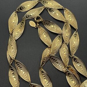 FRANCESCA VISCONTI Gold Oval Twisted Leaves Design Necklace 35" Long
